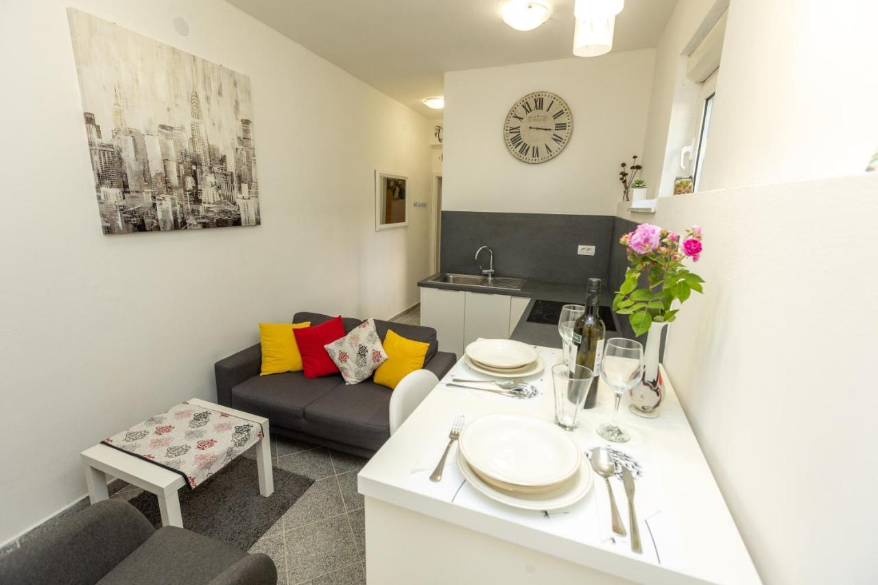 Apartment Grey Stone *